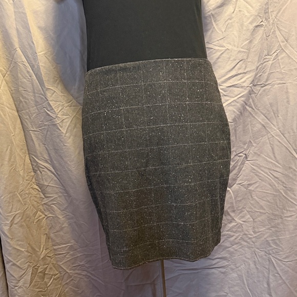 Banana Republic Dresses & Skirts - Women's Gray Windowpane Pencil Skirt